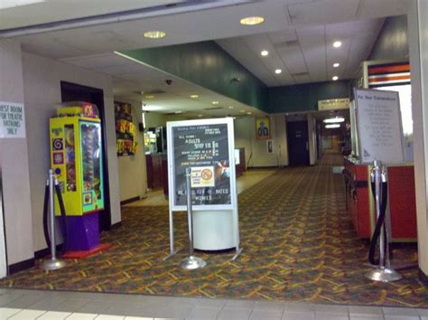 Colonial park 4 movie theater - The Colonial Park Cinemas 4 is owned and operated by FunTime Cinemas. Admission prices in 2012 are; $2.50 before 6pm, $2.50 seniors and children 12 and under, $4.50 adults. $1 surcharge for 3D films. …